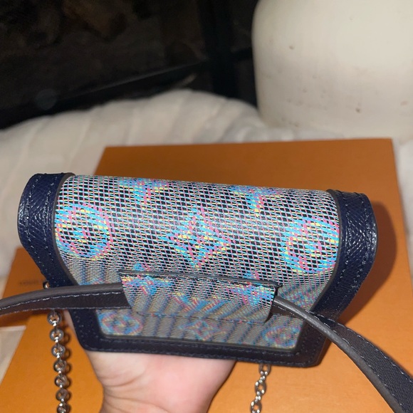 SOLD!!! Louis Vuitton Bumbag New Limited Edition - Picture 5 of 8